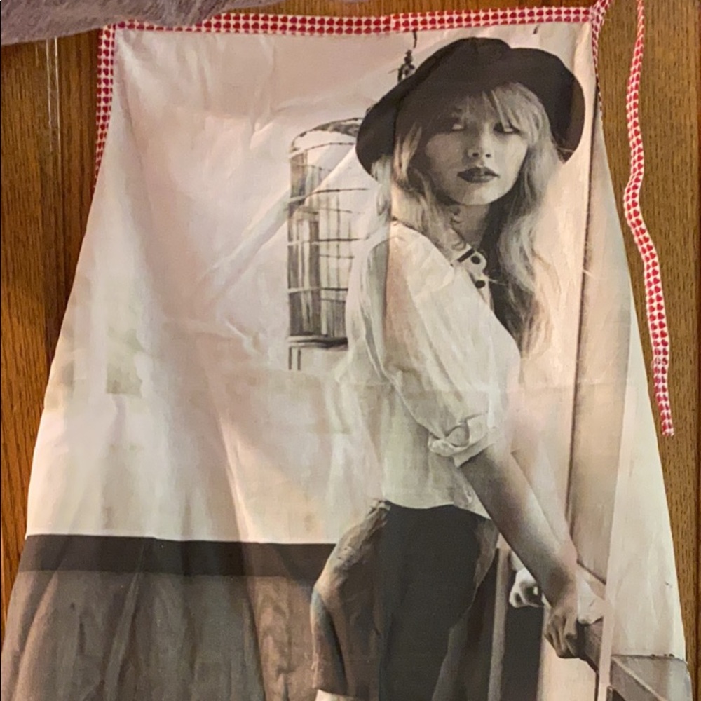 Taylor Swift Rare Red Merchandise Apron